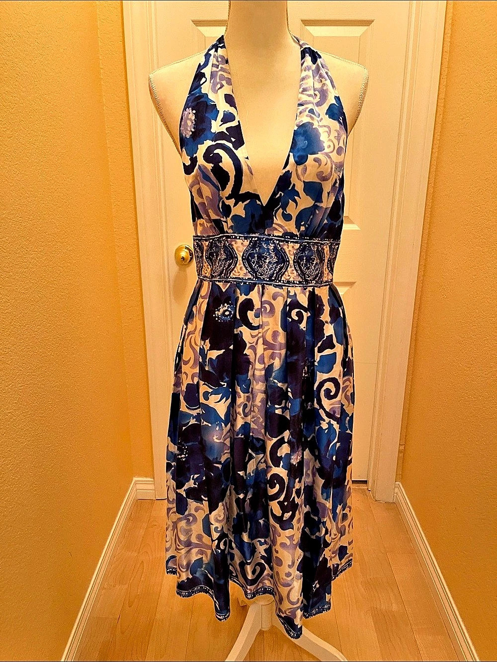 Adrianna Papell Floral Halter Maxi Dress in Blue & Cream Size 8 Like New